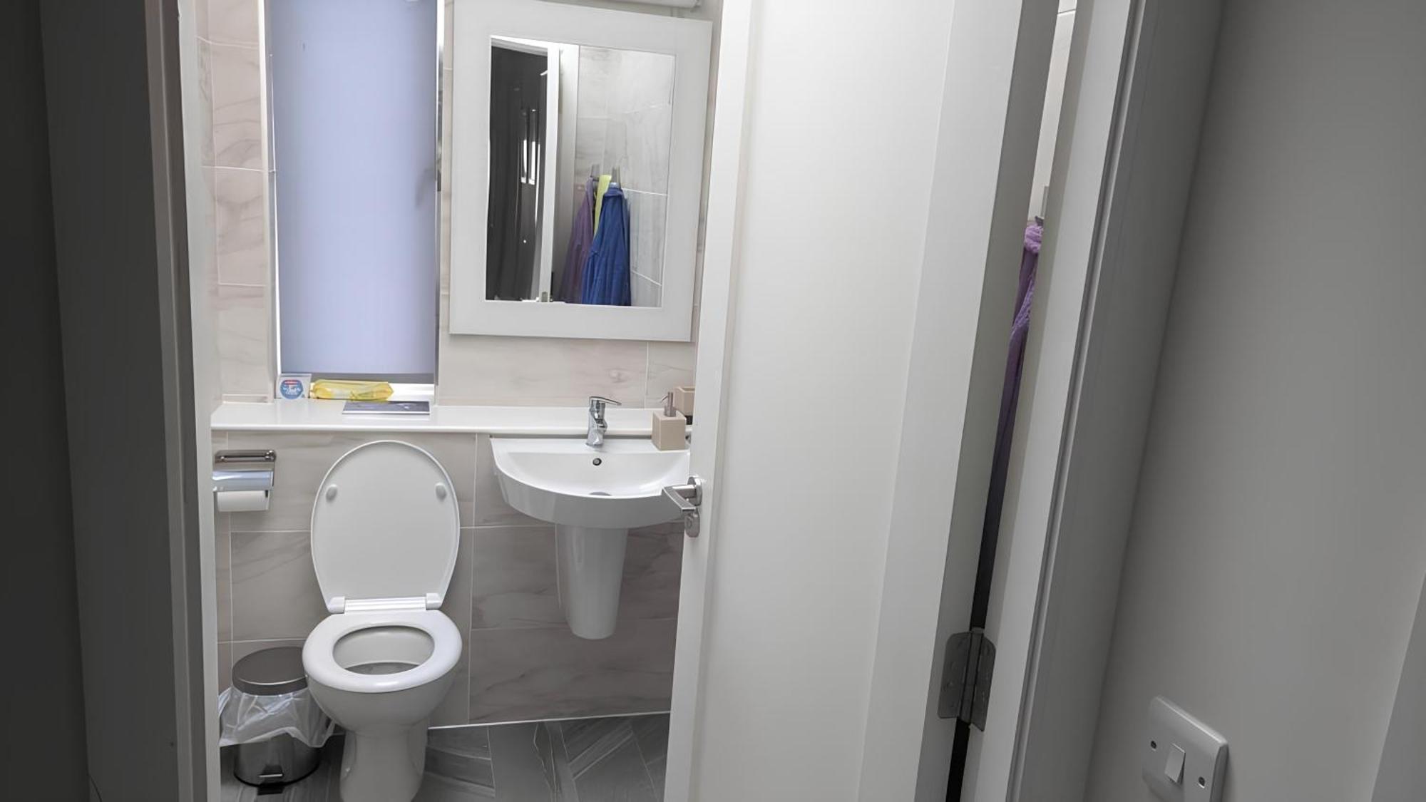 New House, Private Rooms In A Peaceful Neighborhood 더블린 외부 사진